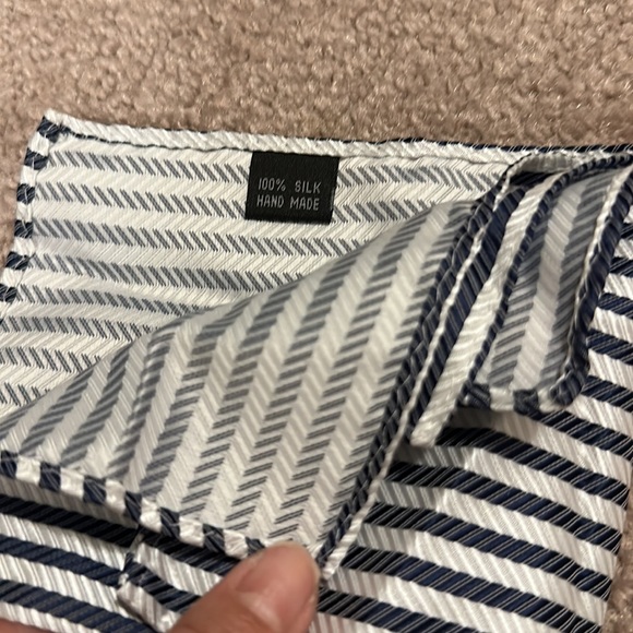 Paul Smith - Gentleman’s Set: Tie, Pocket Square and Cufflinks 😎😎😎 - Picture 3 of 6